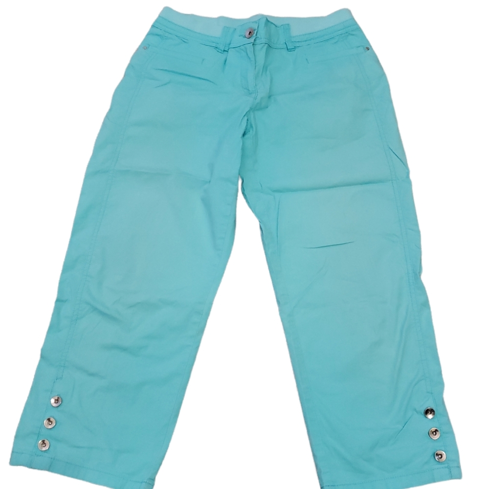Chico's Lightweight Ankle Cropped Pants